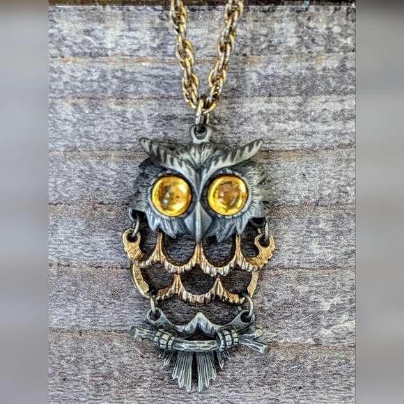 Vintage Goldtone/Pewter Owl With Amber Eyes On Gold Chain Necklace - Picture 1 of 7